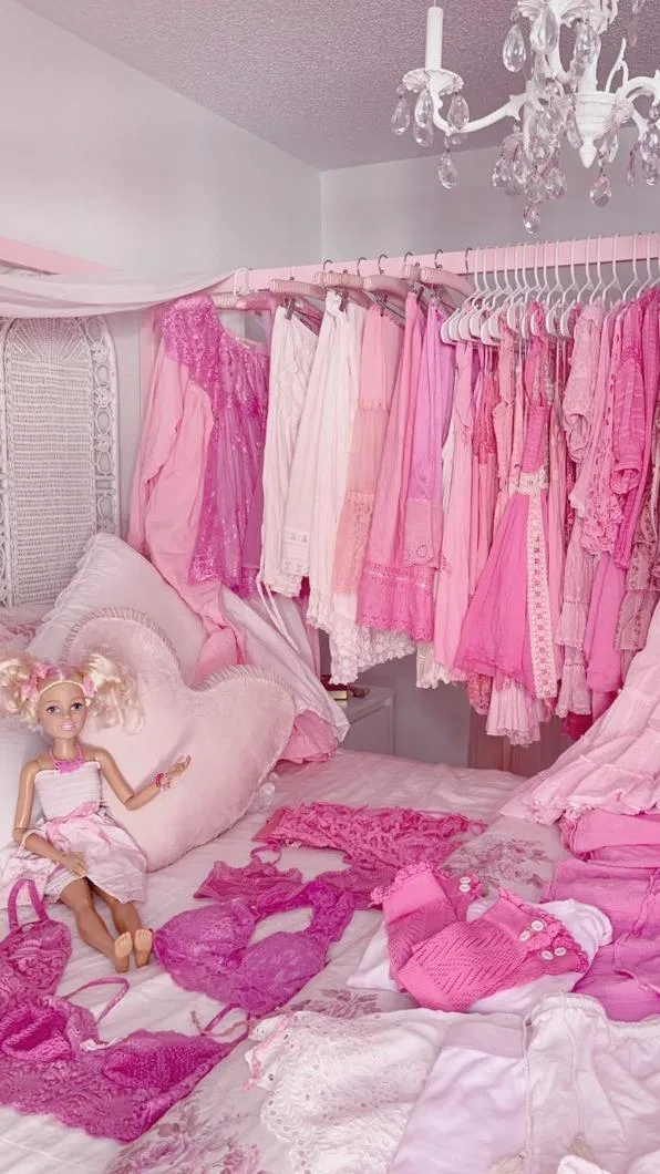 #Dena Daniels的真人芭比屋