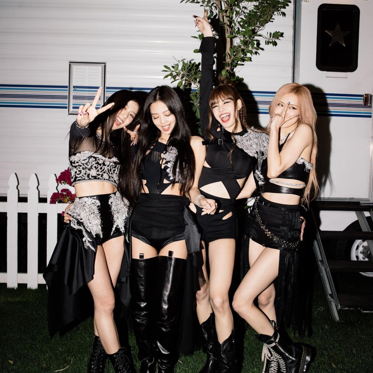 BLACKPINK 可以只续团体约