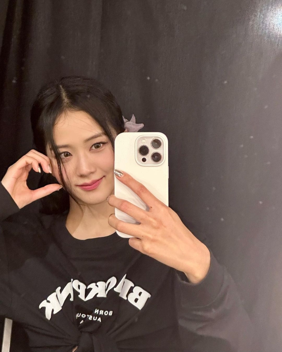 YG 娱乐火速承认 Jisoo 恋爱消息