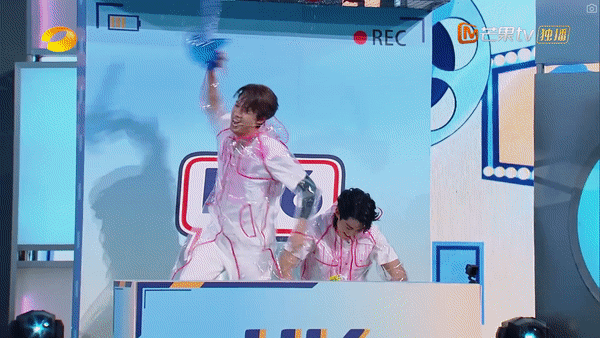 秦霄贤也是动不动发脾气