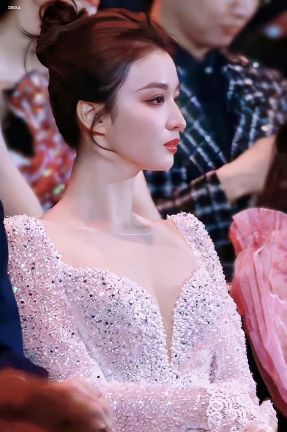 王楚然被曝人品差、爱耍大牌