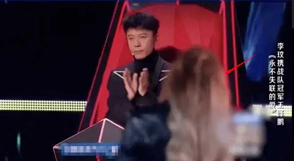 李克勤脸⾊凝重
