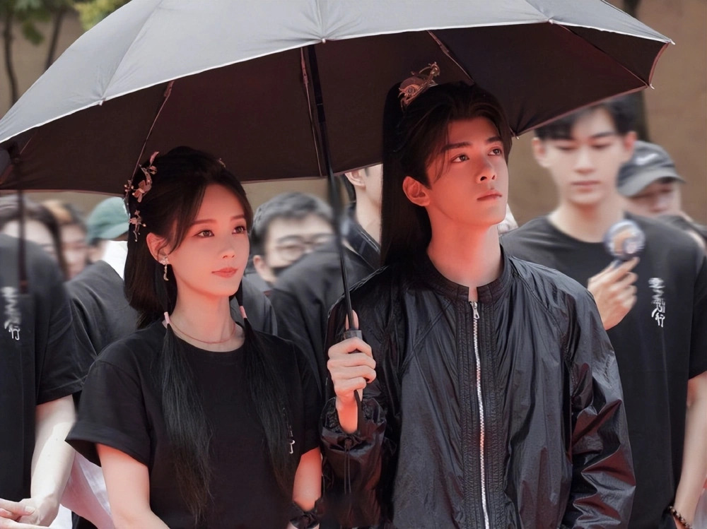 曾舜晞、李一桐