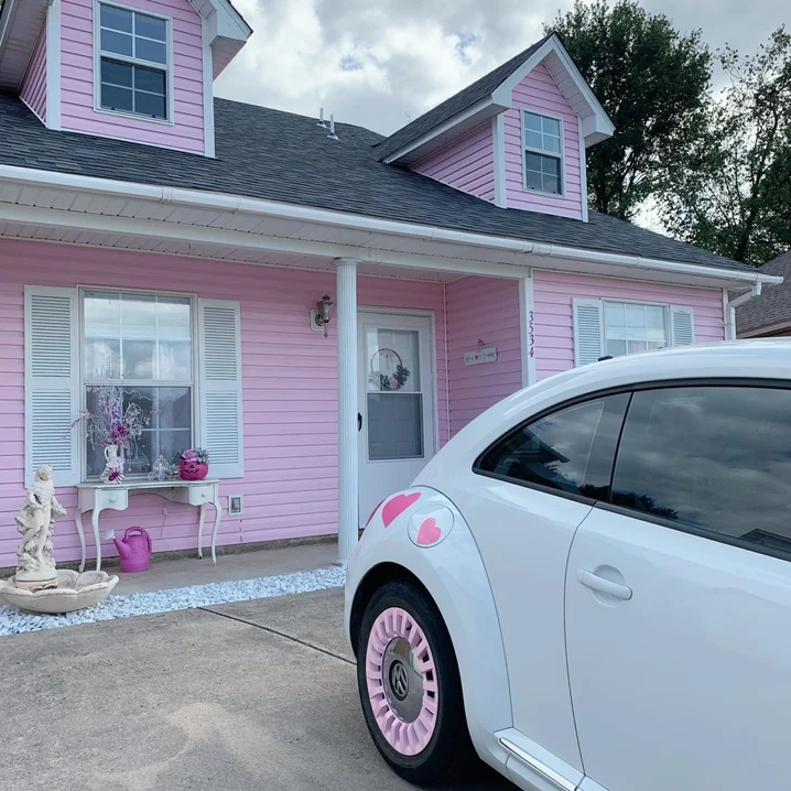 #Dena Daniels的真人芭比屋