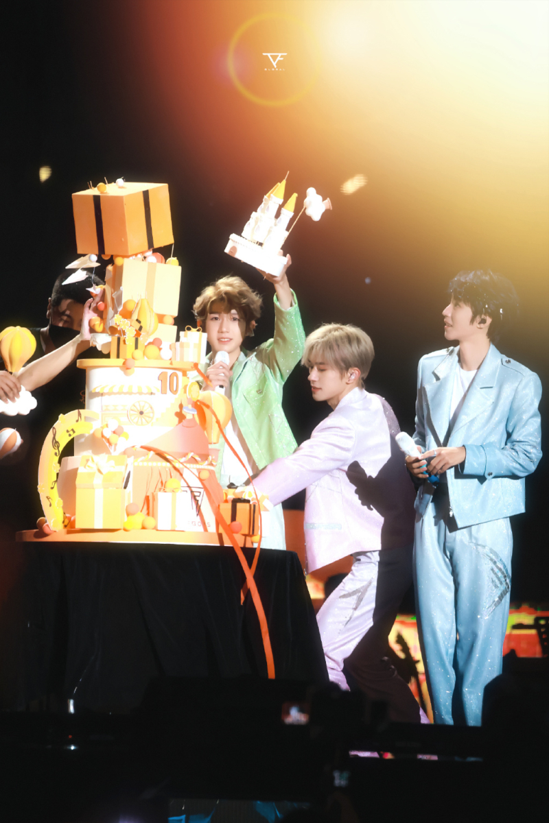 TFBOYS 笑得最开心的时刻是蛋糕塌了