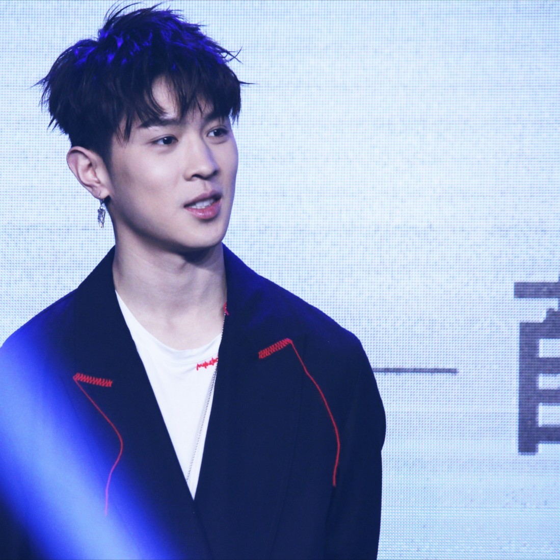 马伯骞在小考中排名落后，被发“红牌”