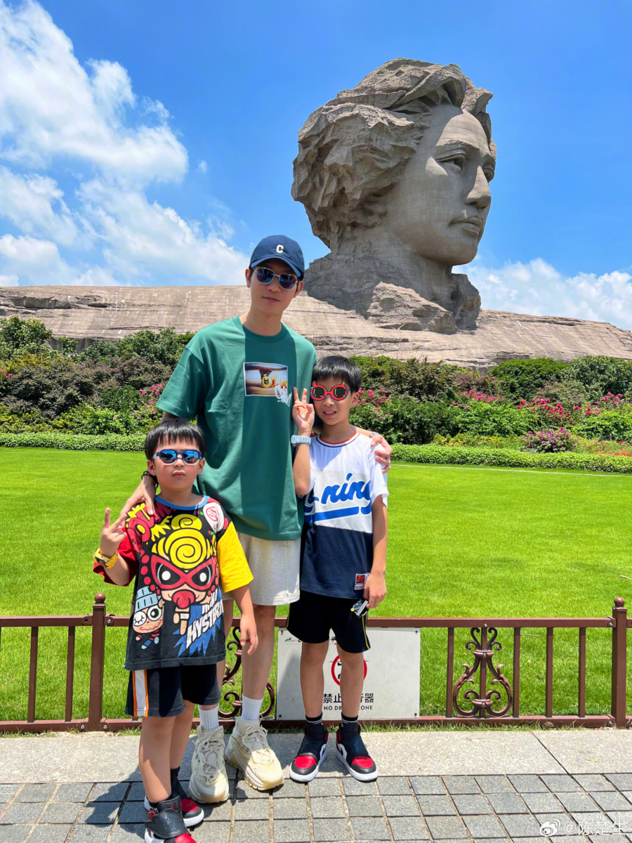 陈楚生和两个儿子