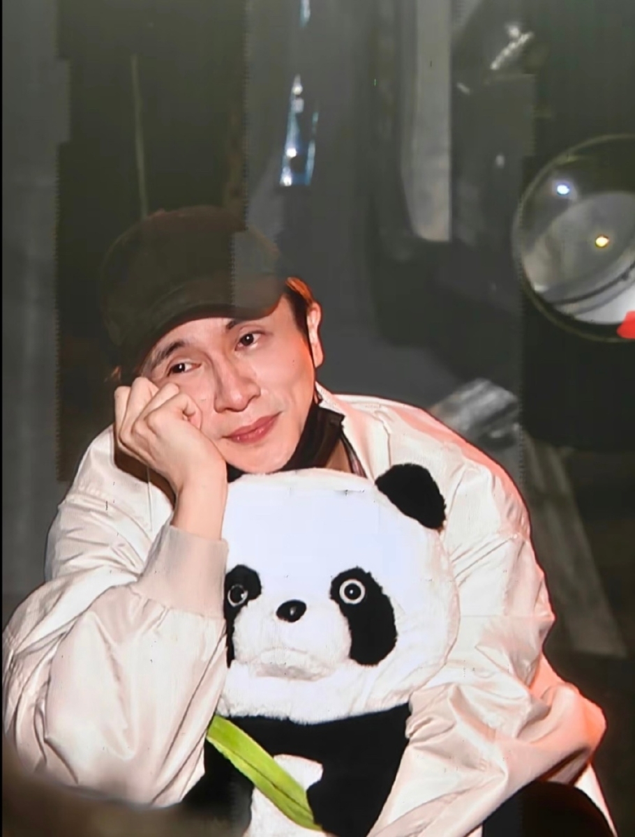 亲自到现场和歌迷解释并道歉
