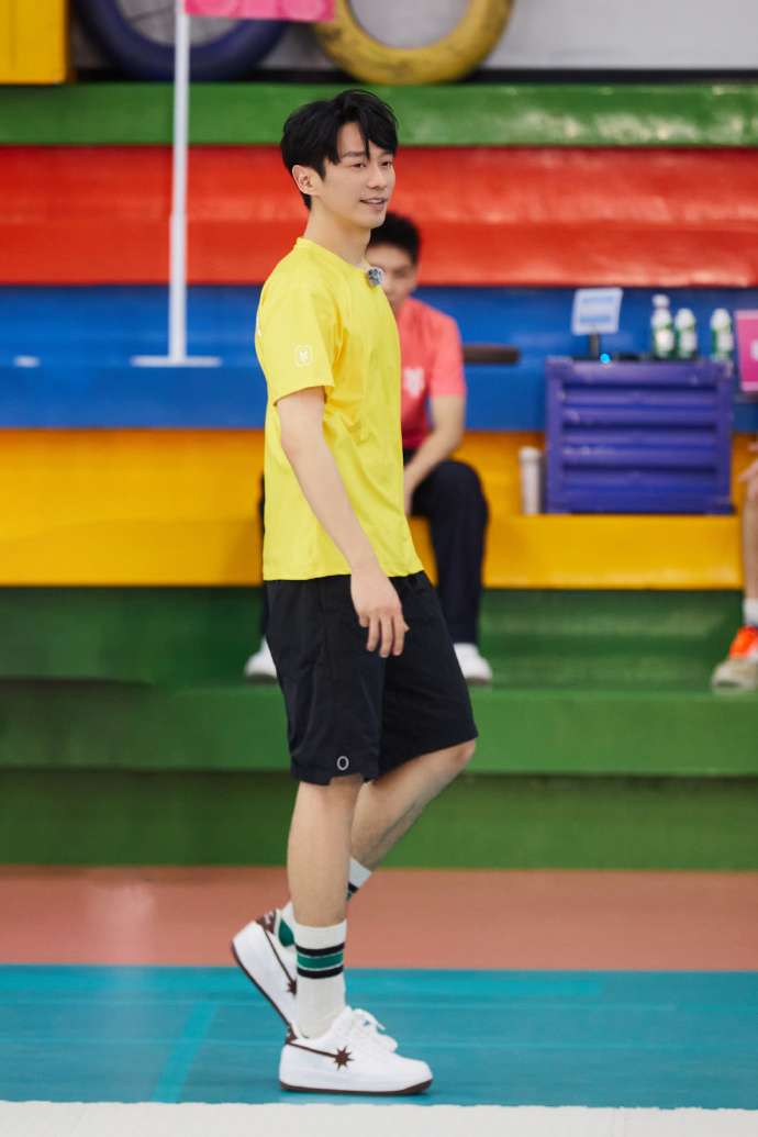 哥哥们的“团建”活动