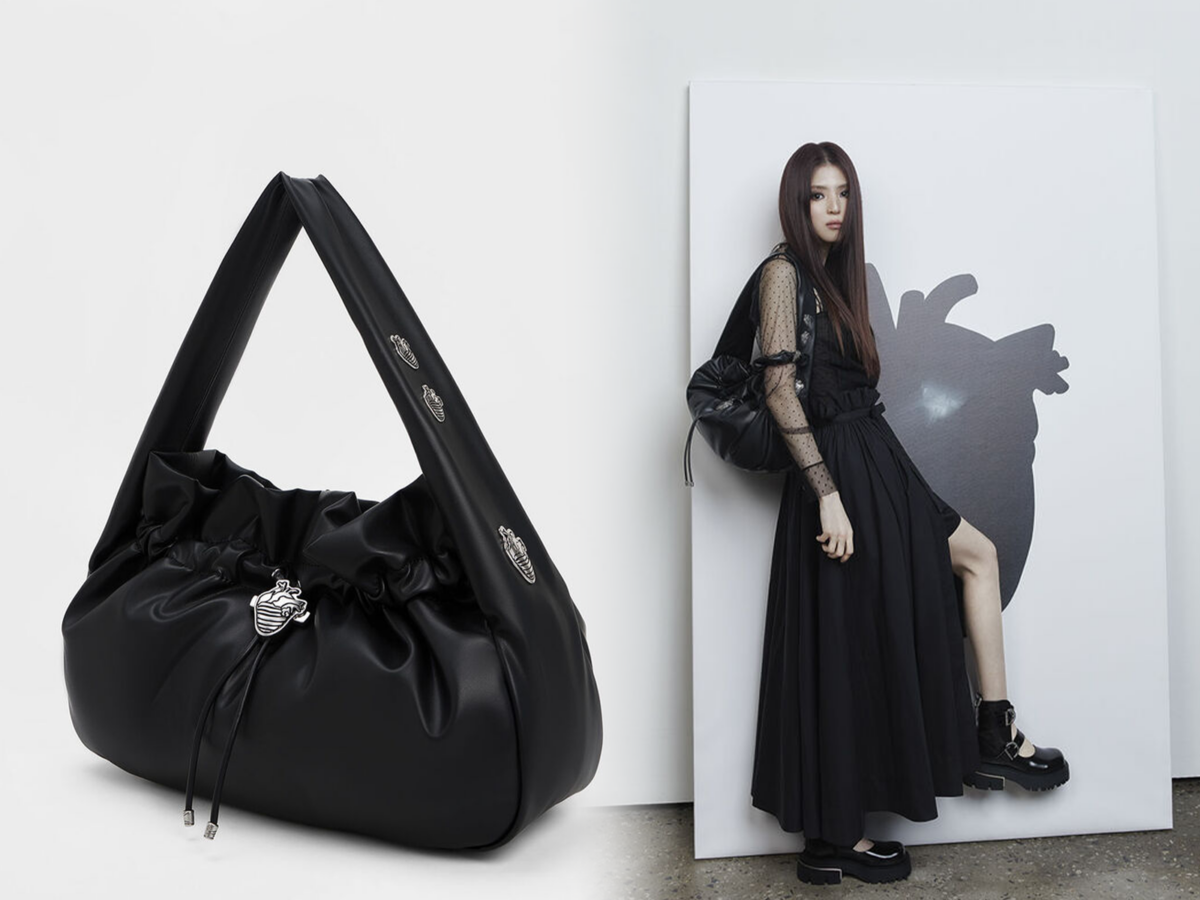 2、Illustrated Heart Charm Ruched Hobo Bag - Black