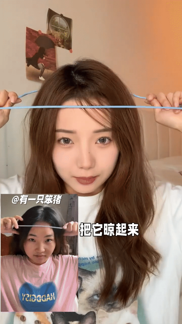 1、把衣架穿过头