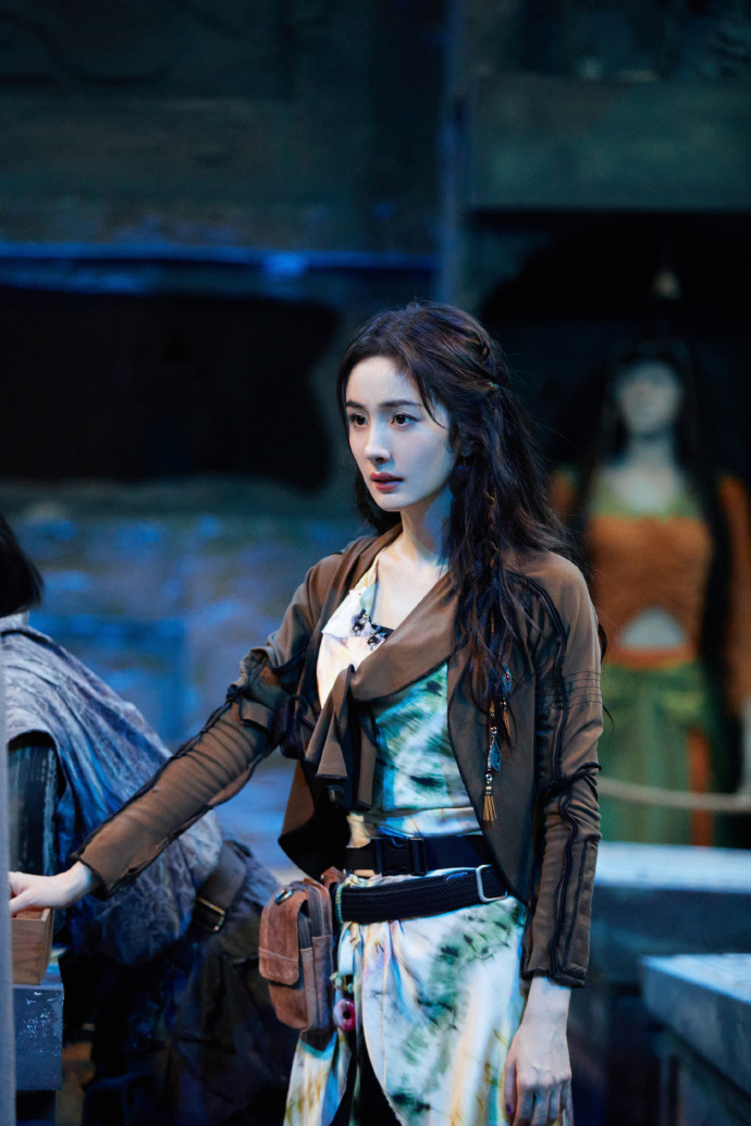 杨幂在《密室大逃脱》的美拉德造型