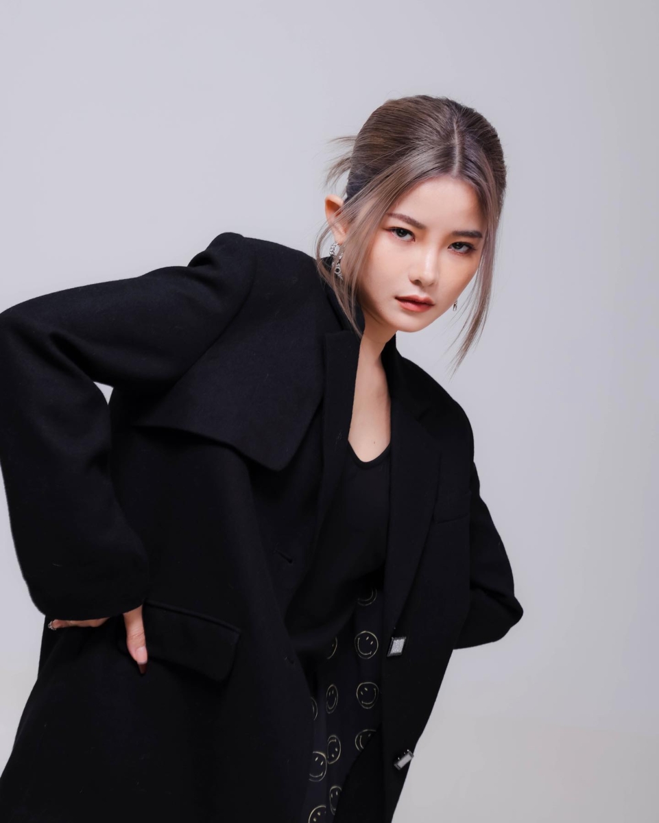 Lizz Chloe 彤彤