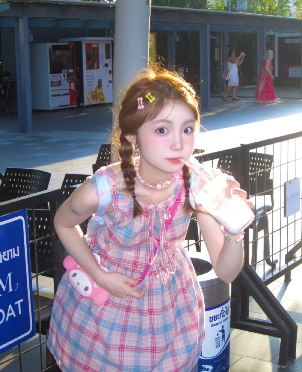 少女感单品 3:浅色连衣裙