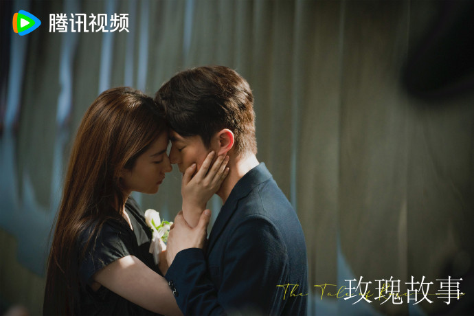 刘亦菲目前也正忙着拍摄新剧《玫瑰故事》