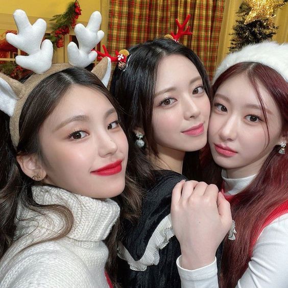 除了衣服要穿的有节日气氛好看，还必须要显瘦！