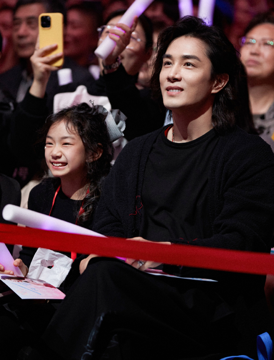 戚薇&李承铉的女儿 Lucky 长大了！