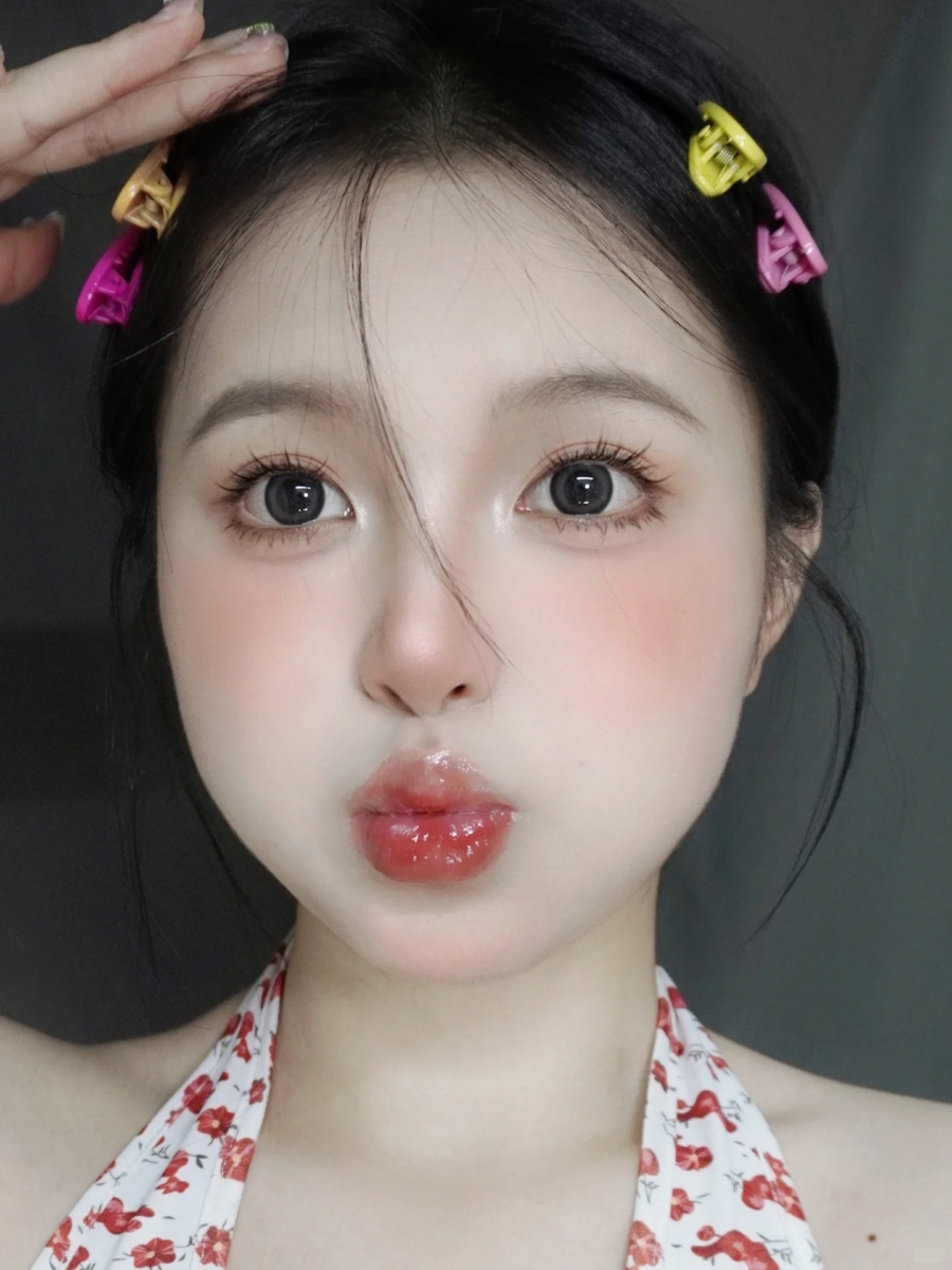 2、唇妆更「饱满显嫩」的秘诀