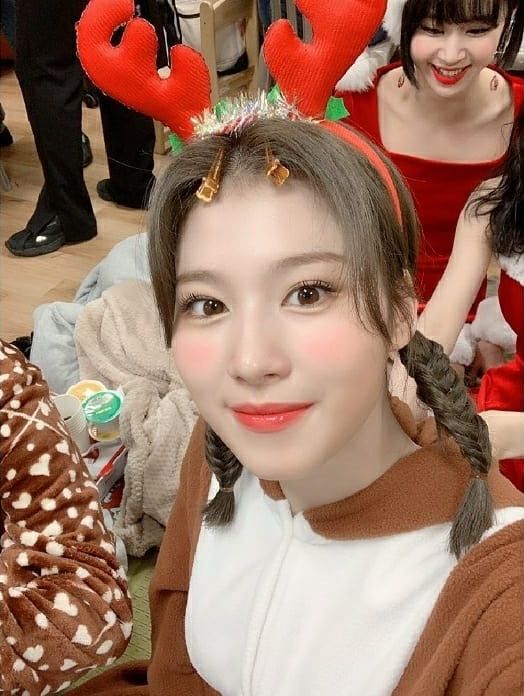 除了衣服要穿的有节日气氛好看，还必须要显瘦！