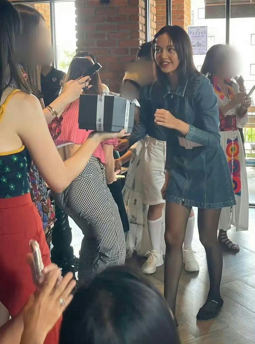 #脱离了韩式妆造