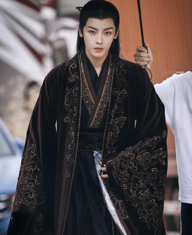 侯明昊