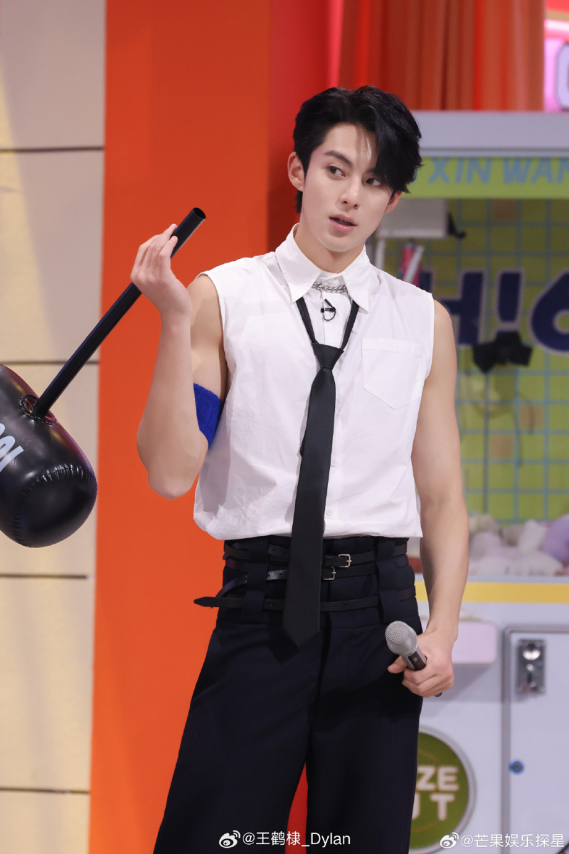 王鹤棣也将继续常驻