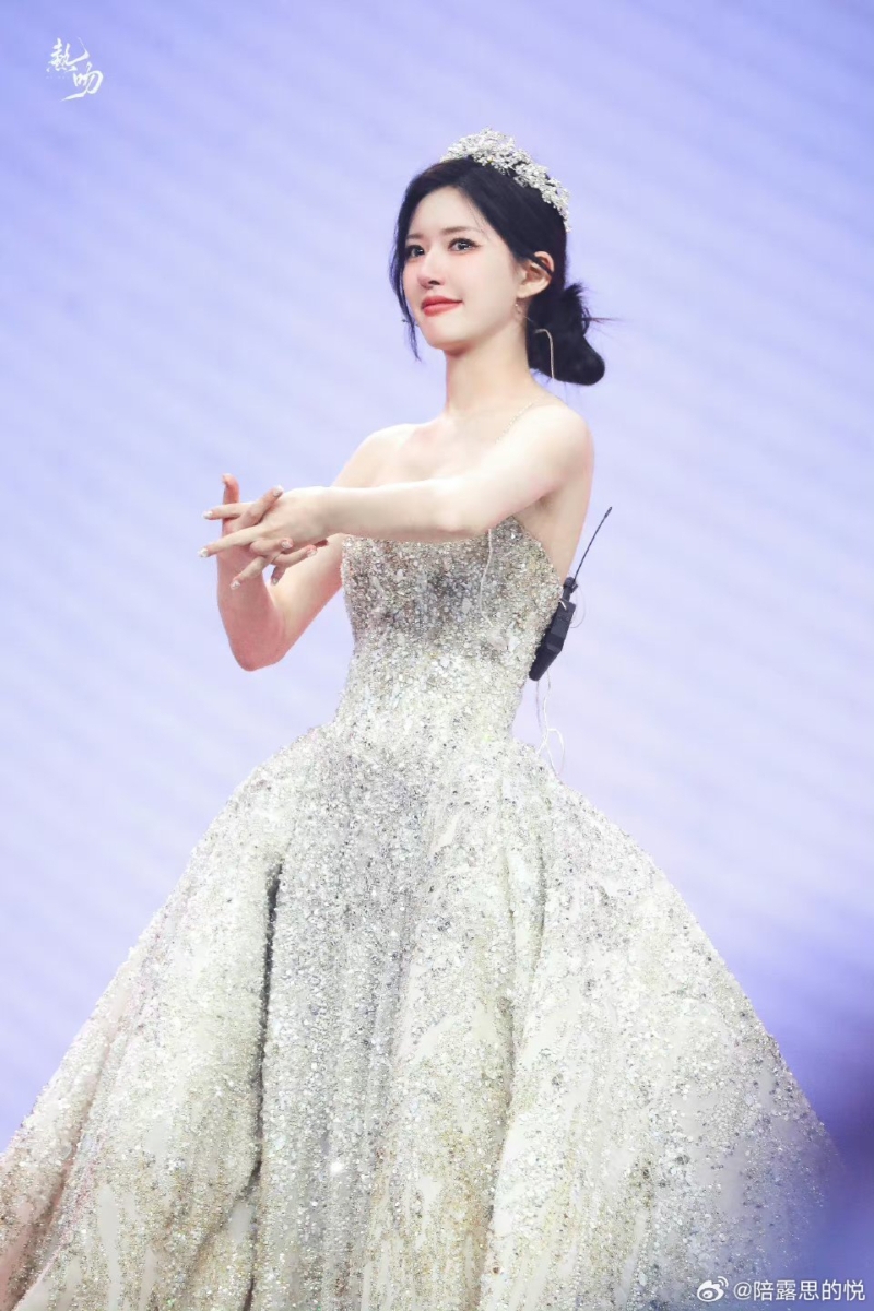 看着赵露思成长像看闺女长大一样