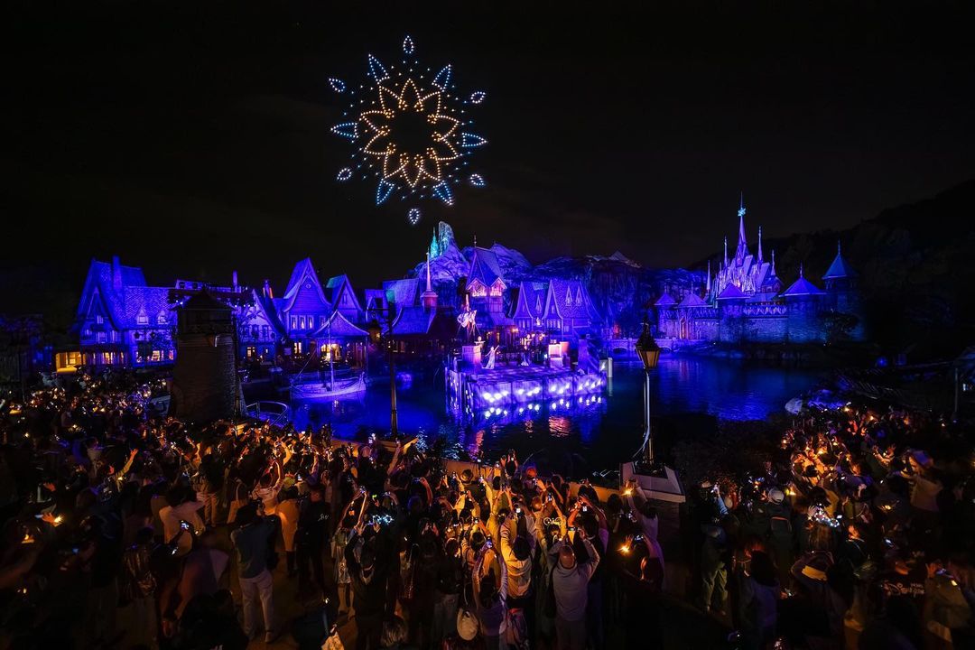 冰雪奇缘主题园区以“夏雪节”庆典为主题