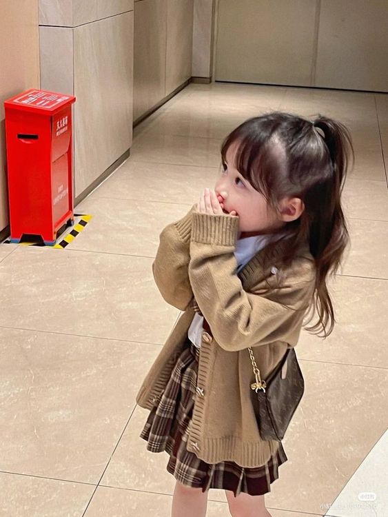 3、假装照顾「小时候的自己」