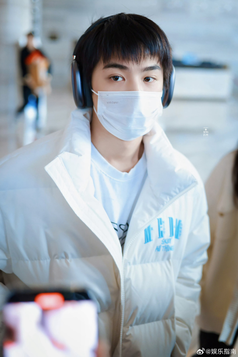 黄明昊
