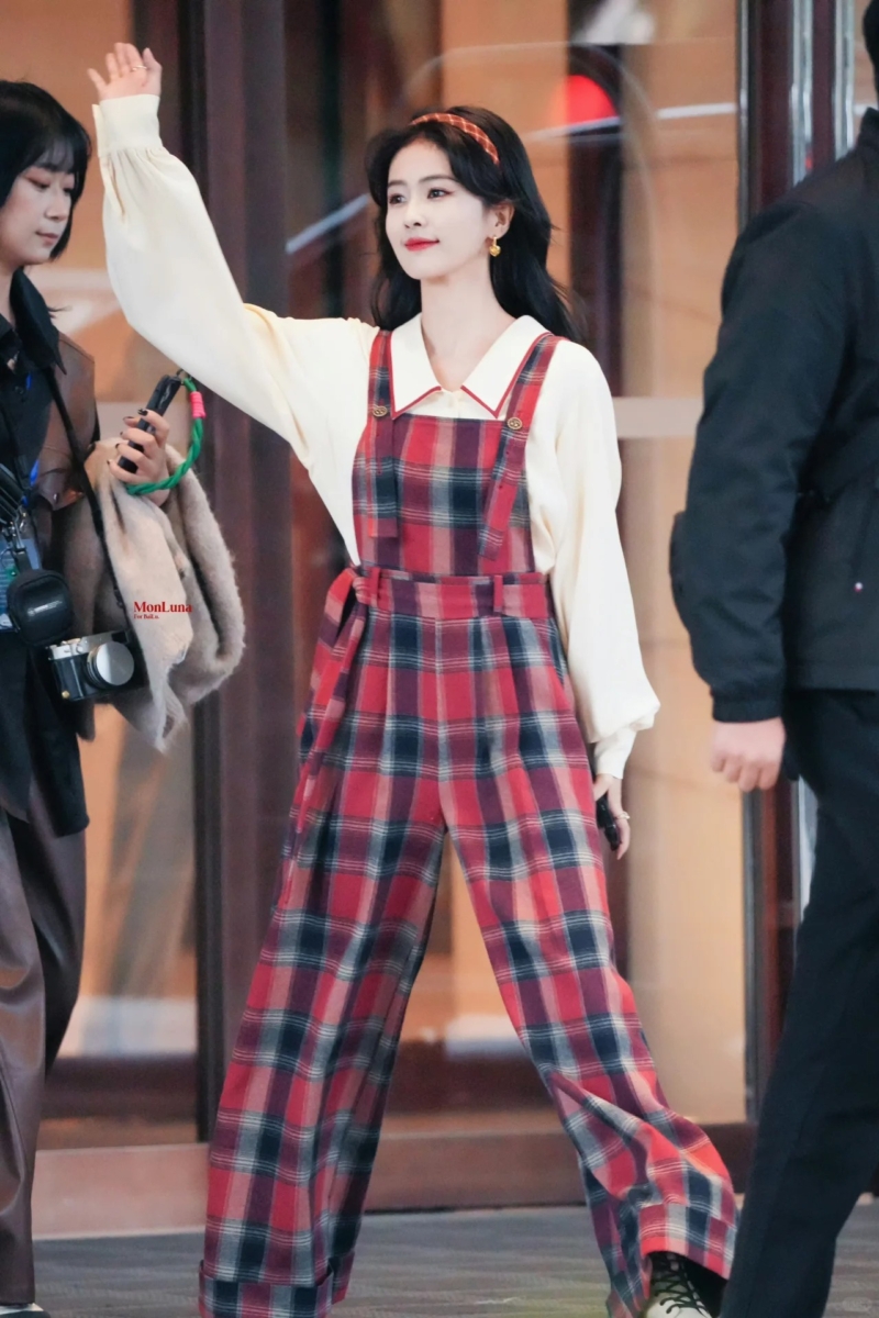 2、复古港风大小姐