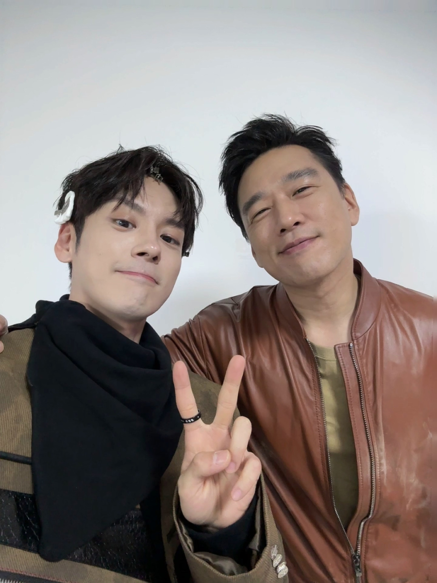 魏哲鸣、王耀庆