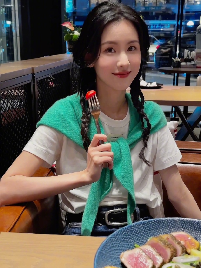 陈都灵