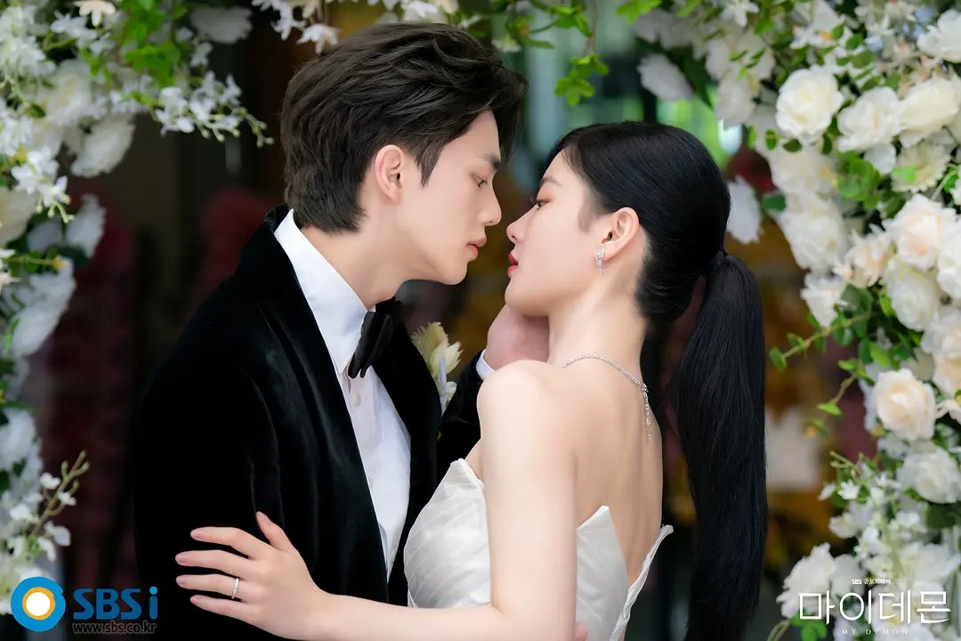 宋江 & 金裕贞《与恶魔有约》