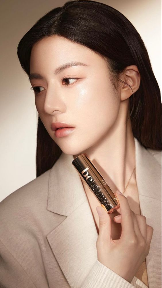 气垫隐藏用法 【WITH 高光膏】