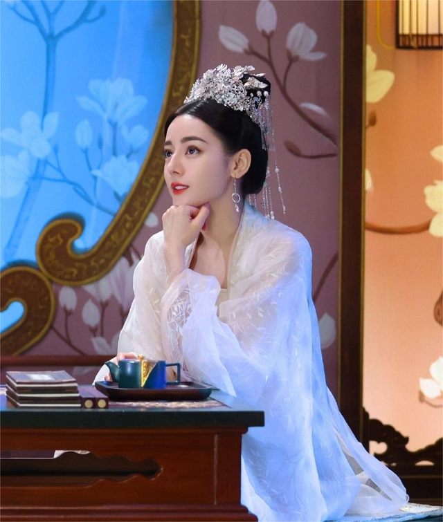 迪丽热巴