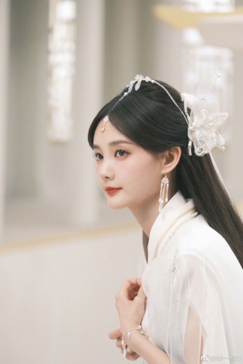 杨婉决定拯救邓瑛