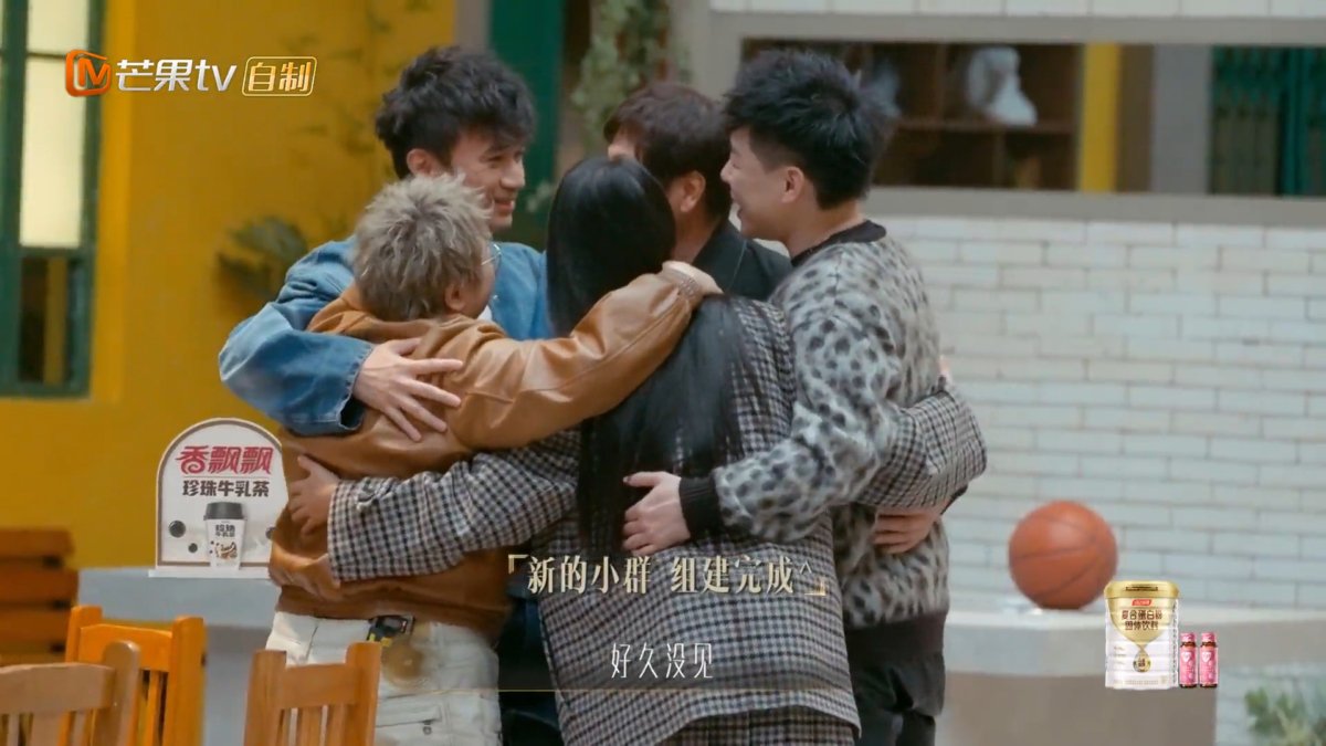 韩红组织《歌手3》的人“抱团”