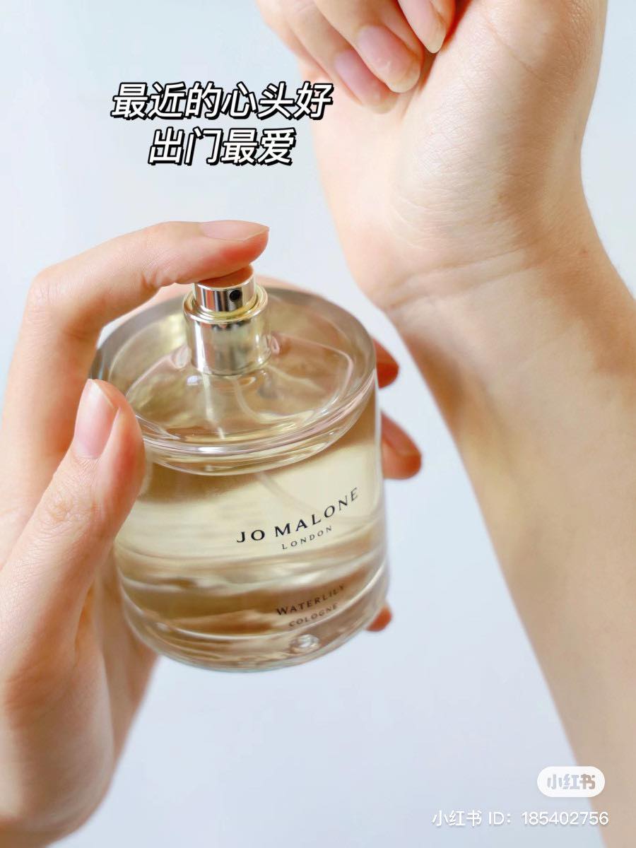 苦橙花增加了整体的香味深度和立体感