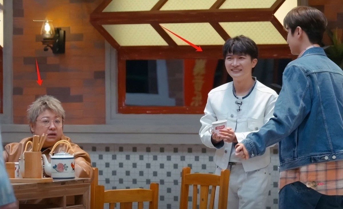 韩红嫌弃杯子不干净