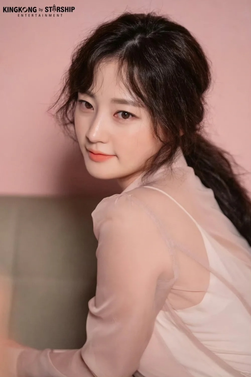 从清纯小白花变绿茶心机女