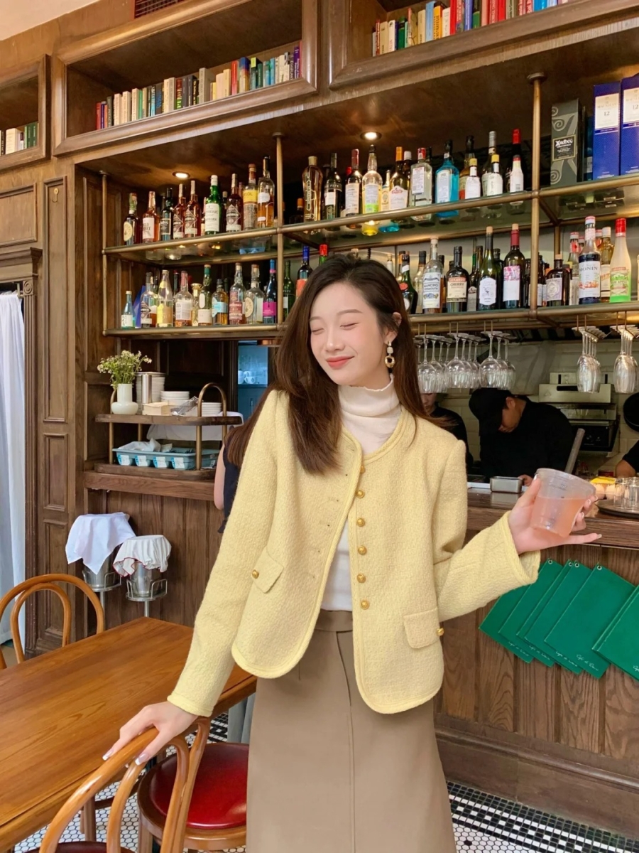 处女座(23/8 - 22/9):稻穗黄、柚子绿、米白色