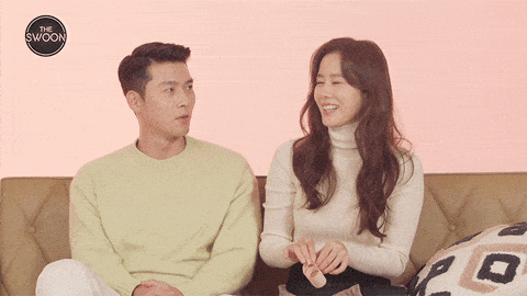 两人经常相视而笑