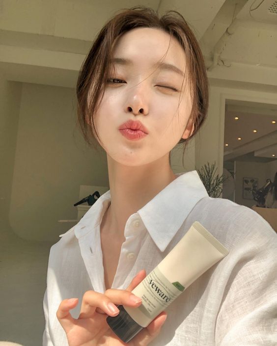 使用痘痘肌专用防晒产品