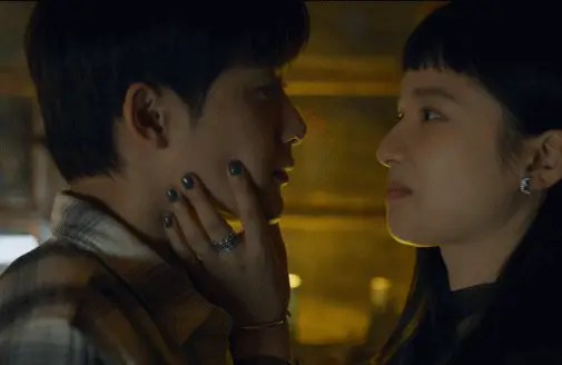 张婧仪、檀健次吻戏，张力十足