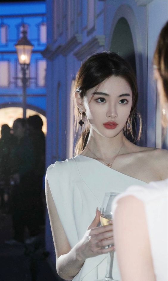 内心渴望着「成为很受欢迎的人」