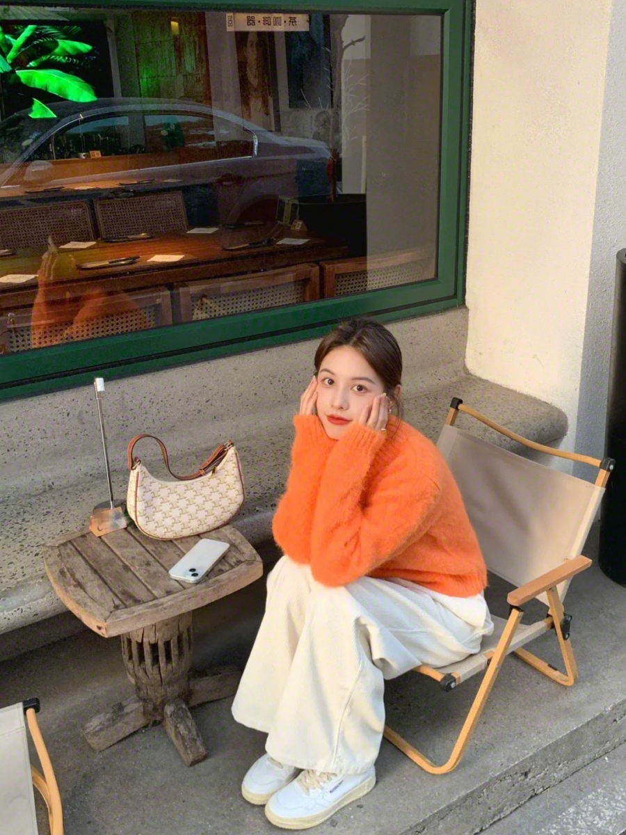 白羊座(21/3 - 19/4):桃红、橘色系