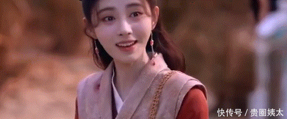 摇头晃脑的表演饱受吐槽