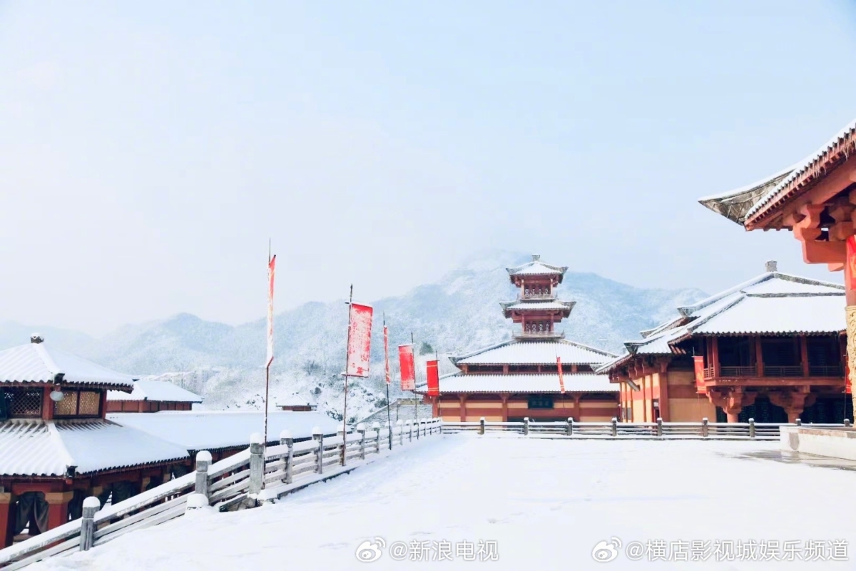 万物与长天共一色