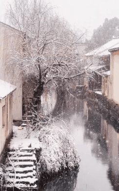 大雪下的江南小桥流水